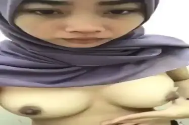 Jilbab Ungu Remas Tete Sange Banget Lumer HD